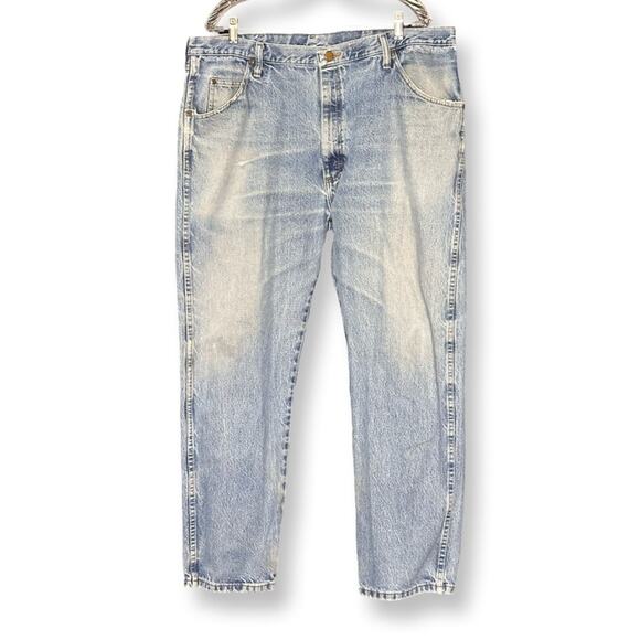 Wrangler Originals Vintage Light Wash Relaxed Fit Boot Cut Jeans - Picture 1 of 3
